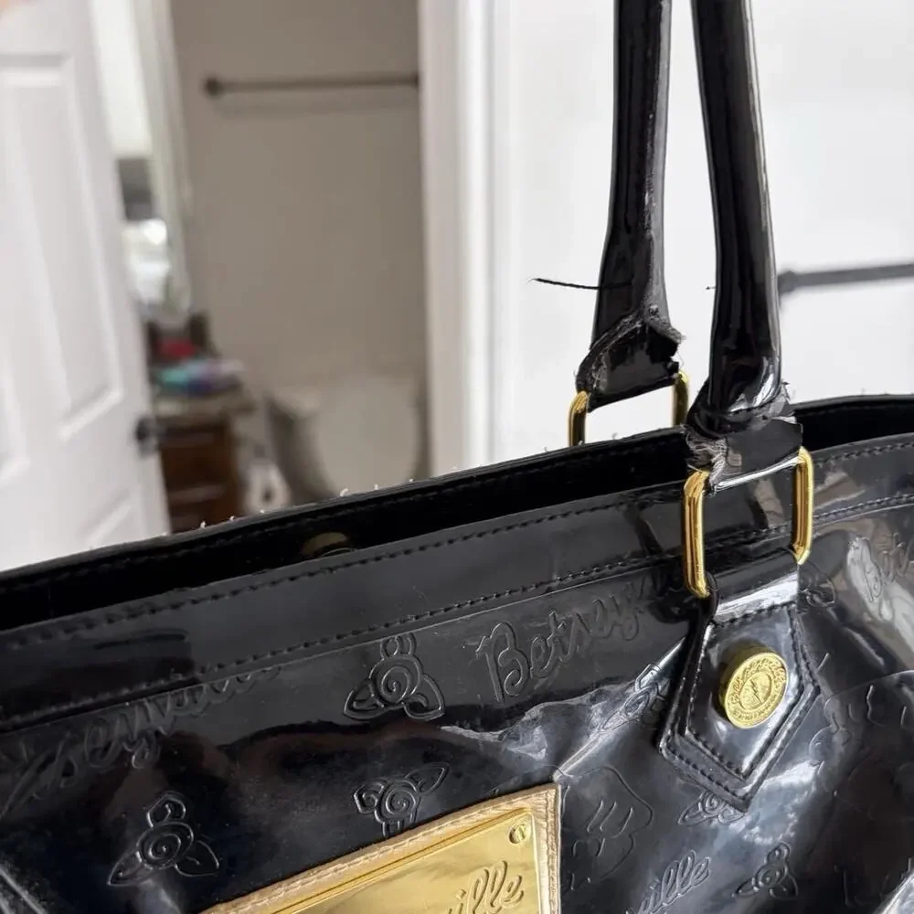 Betseyville by Betsey Johnson Patent Leather Floral Retro Large Rose Tote Bag￼